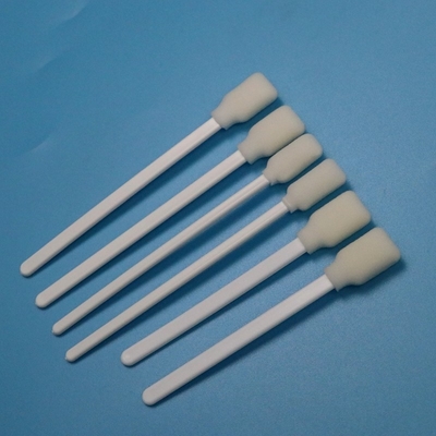 106mm Tek kullanımlık Beyaz PP Etiket Düzgen Sünger Deri Swab Antiseptik Tıbbi Köpük Swab Uygulayıcı